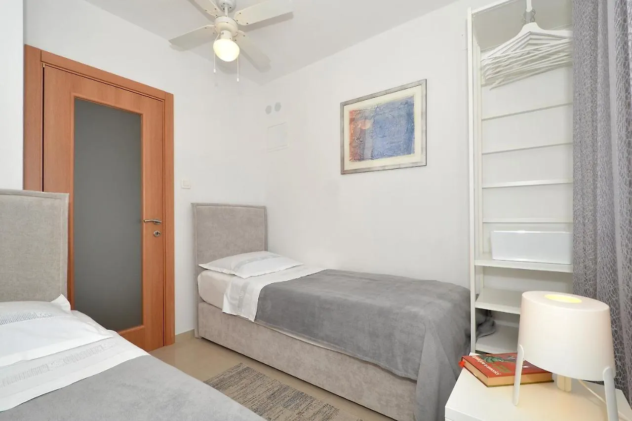 Apartments Inge Сегет-Враница